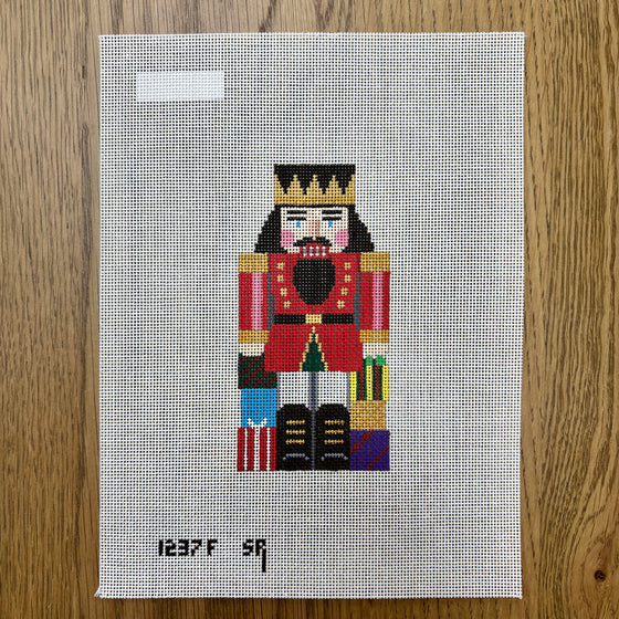 Nutcracker with Present - 18 mesh