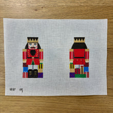  Nutcracker with Present, 2 Sided - 18 mesh