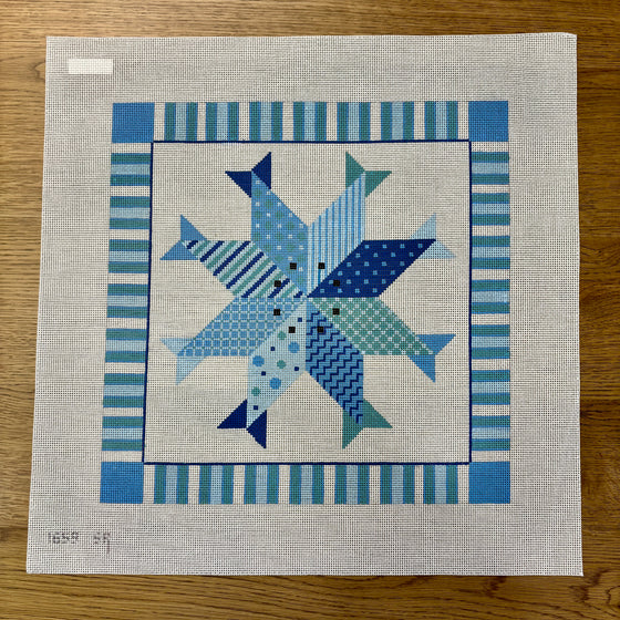 Blue Pinwheel Fish, 14" Quilt - 13 mesh