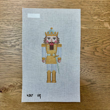 Nutcracker, Silver and Gold King - 18 mesh