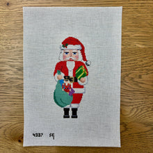  Nutcracker, Santa with Nutcracker - 18 mesh