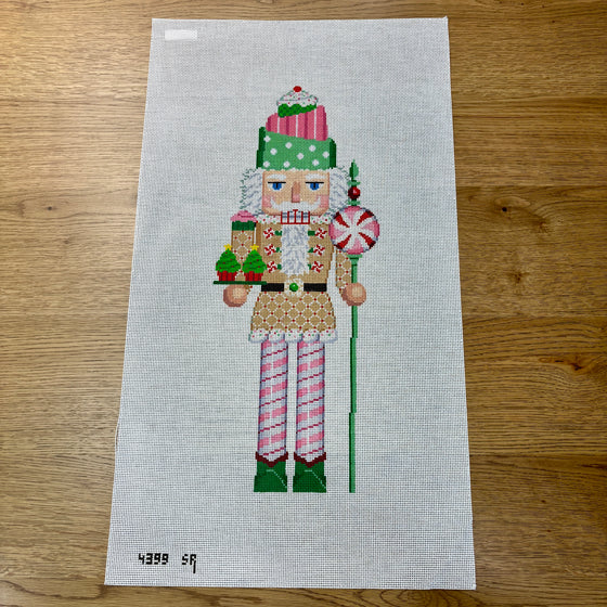 Nutcracker, Cupcake, 18"  Stand-up - 13 mesh
