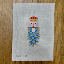  Pinecone, Nutcracker - 18 mesh