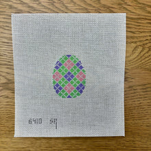  Argyle Pink and Green, Small Egg - 18 mesh