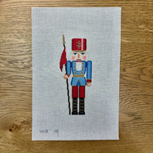  Nutcracker, Sentry with Flag - 18 mesh