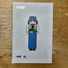  Nutcracker, Engineer - 18 mesh