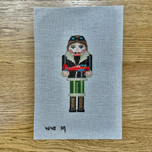  Nutcracker, Pilot - 18 mesh