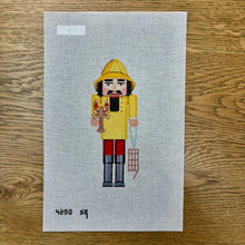  Nutcracker, Lobster Catcher - 18 mesh